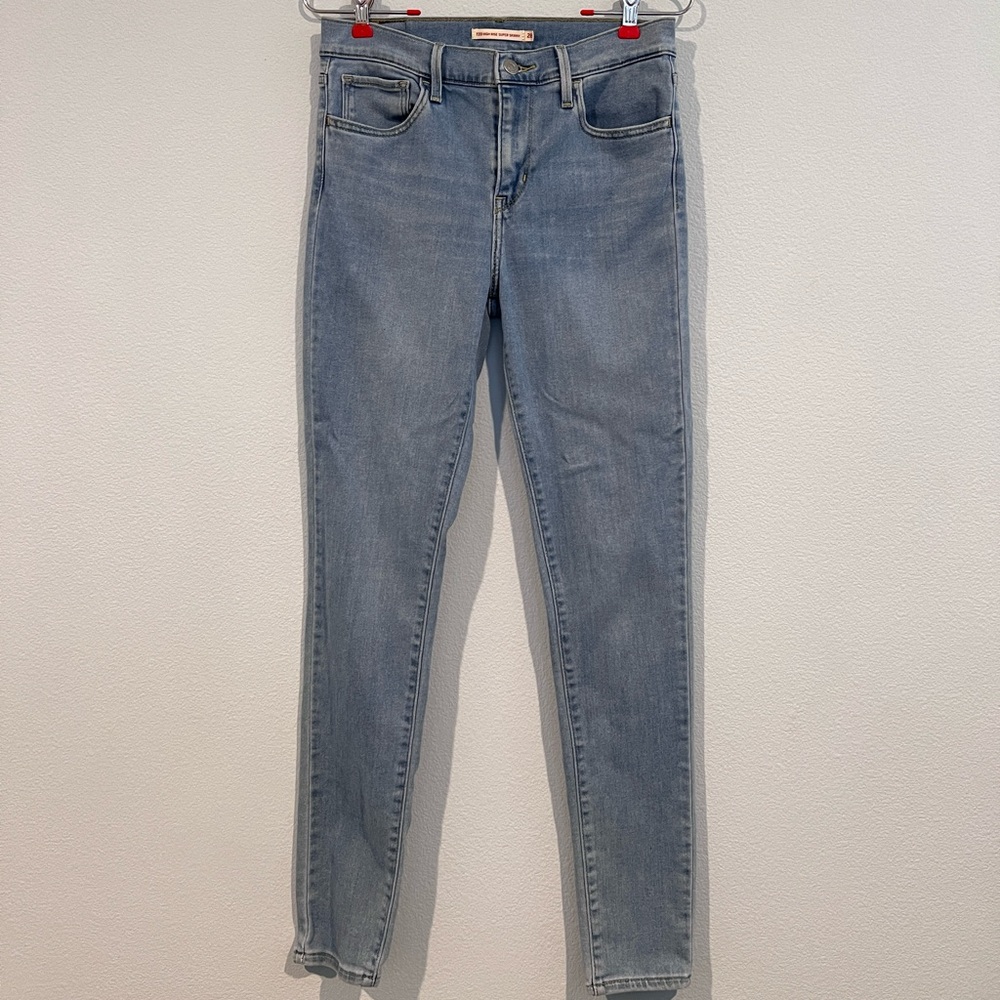 Levi’s 720 High Rise Super Skinny Jeans in Size 28